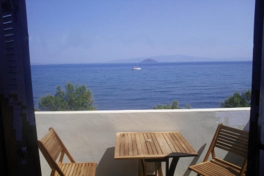 Nisyros hotels: Nisyros island accommodation on Nissiros island, Greece